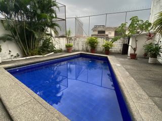 Foto 1 de Se Vende Piso con DOS Departamentos de primera en condominio exclusivo en Lomas de Urdesa