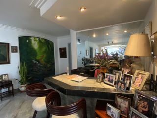Foto 25 de Se Vende Piso con DOS Departamentos de primera en condominio exclusivo en Lomas de Urdesa