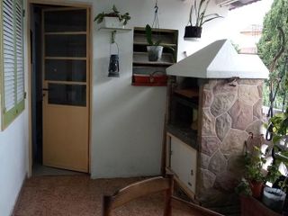 Departamento en venta - 3 dormitorios 1 baño - 140 mts2 - Ramos Mejia