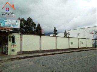 Venta de terreno en Otavalo con restaurante y espacios verdes