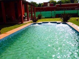Foto 1 de Chalet en alquiler en Pinamar
