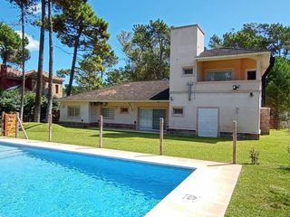 Foto 3 de Codigo 624 - Pinamar - Casa En Alquiler - Zona Alamos - Pileta