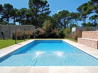 Foto 2 de Codigo 624 - Pinamar - Casa En Alquiler - Zona Alamos - Pileta