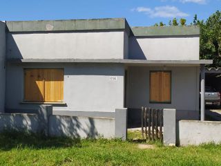 Casa en venta - 2 Dormitorios 1 Baño - Cochera - 328Mts2 - Magdalena
