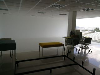 Foto 3 de VENTA BODEGA SAN ISIDRO DEL INCA, NORTE DE QUITO