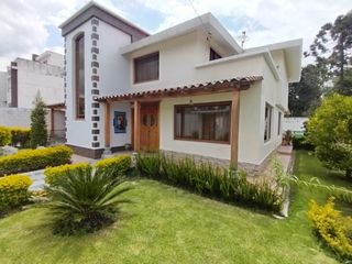 Casa 4 dormitorios con Terreno de 690m2  -Valle de Los Chillos