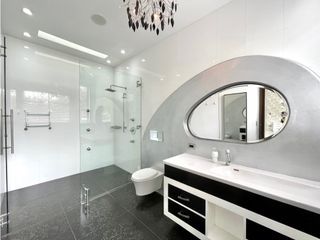 Casa en venta en El Poblado con piscina