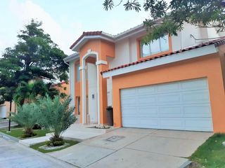 Foto 14 de casa condominio en arriendo/venta en la castellana. Cod A21489