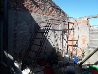 Foto 5 de venta degalpon en esquina con losa, zona san juan