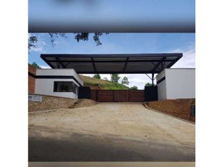Foto 1 de Venta de lote cerca a Bolombolo Antioquia
