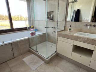 Foto 24 de Casa en venta en barrio El Golf, Nordelta