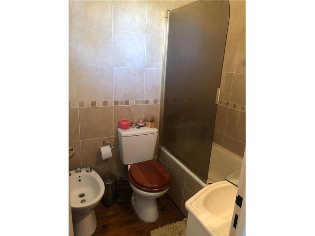 En Venta Duplex Tipo Casa de 7amb Moreno