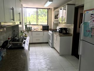 Foto 4 de Venta Departamento Amplio Sector Quito Tenis