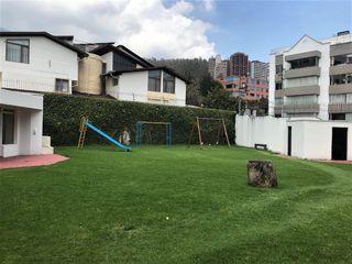 Foto 18 de Venta Departamento Amplio Sector Quito Tenis