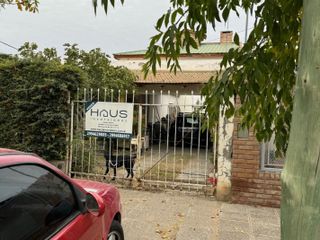 Venta Casa Cuatro Dormitorios, Barrio Belgrano, Neuquen
