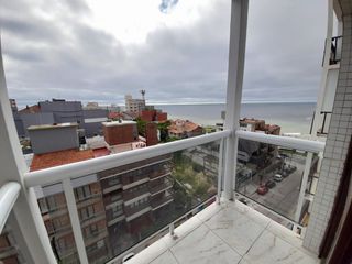 2 Ambientes a la calle con balcon saliente y vista al mar