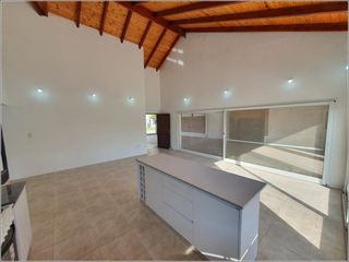 Casa en Alquiler a Estrenar de 3 dormitorios en Cantegril - Barrio Abierto - Funes