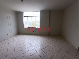 Foto 10 de 🌟 ¡Oportunidad única en Piura! 🌟

Descubre tu nuevo hogar en este encantador departamento ubicado 2do piso 🏠 con una construcción de 77 m². Ubicado