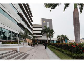 Parque Empresarial Colon se alquila local planta baja de 500 m2