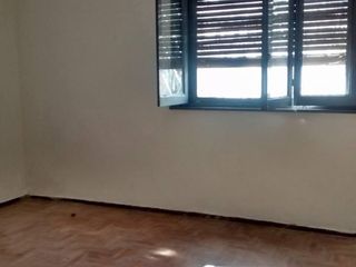 Casa en venta - 2 dormitorios 2 baños - patio pileta - 500mts2 - Ezpeleta Este