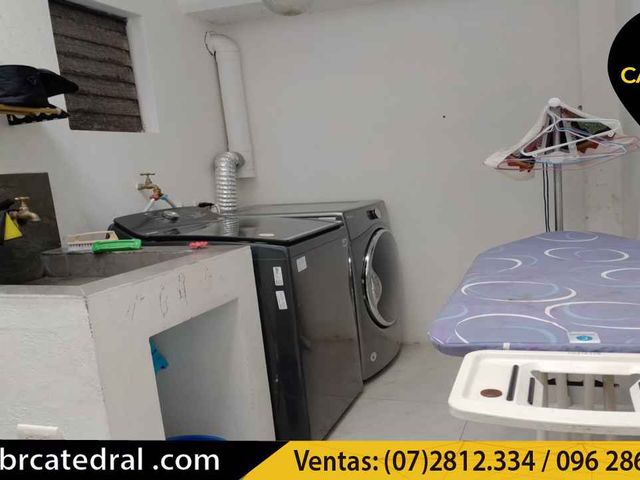 Casa de venta en Puertas del sol  – código:20118