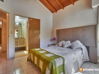 Casa en venta - 4 Dormitorios 2 Baños - Cocheras - 375Mts2 - El Venado I, Esteban Echeverría