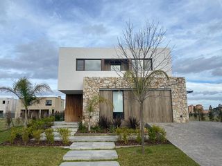 Foto 1 de Casa en Los Castaños, Nordelta