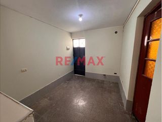 Foto 14 de Esta casa de dos pisos más azotea en Venta ofrece una oportunidad excepcional tanto para vivienda como para inversión con una ubicación privilegiada.