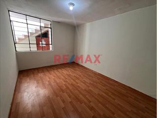 Foto 6 de Esta casa de dos pisos más azotea en Venta ofrece una oportunidad excepcional tanto para vivienda como para inversión con una ubicación privilegiada.