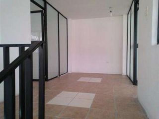 Foto 4 de ARRIENDO BODEGA SECTOR MITAL DEL MUNDO 1600M2.