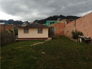 SE VENDE CASA COMERCIAL EN EL CENTRO DE ZIPAQUIR