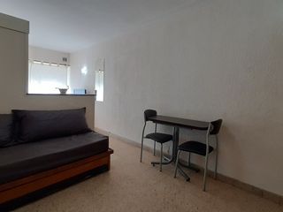 Foto 3 de Departamento · 1  Ambiente · balcón · 200 mts. de Plaza Colón