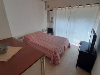 Foto 7 de Departamento · 1  Ambiente · balcón · 200 mts. de Plaza Colón