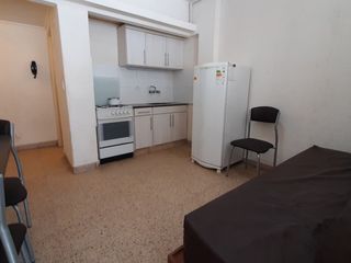 Foto 4 de Departamento · 1  Ambiente · balcón · 200 mts. de Plaza Colón
