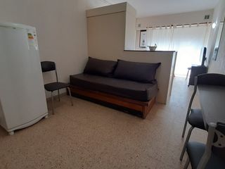 Foto 6 de Departamento · 1  Ambiente · balcón · 200 mts. de Plaza Colón