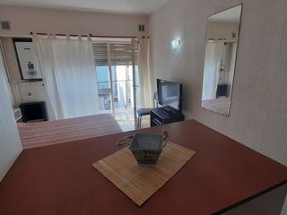 Foto 10 de Departamento · 1  Ambiente · balcón · 200 mts. de Plaza Colón