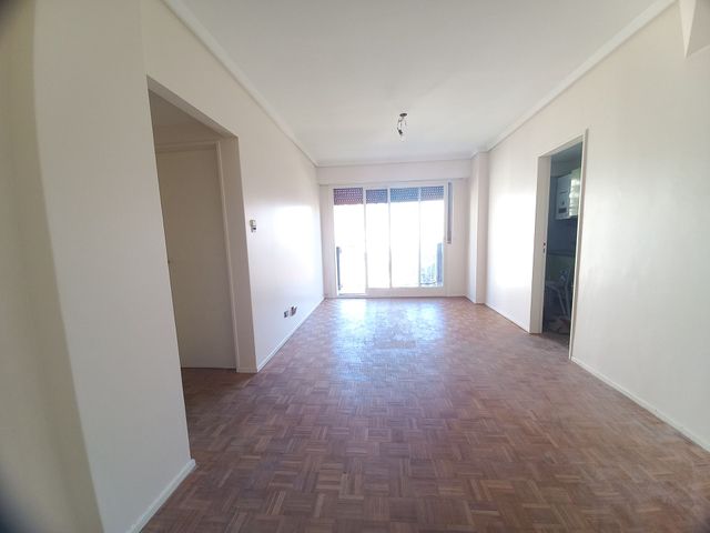 VENTA DEPTO 2 AMBIENTES EN PQUE CHAS MUY BUENO