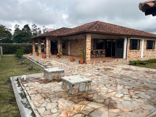Foto 4 de Venta de Casa Campestre vía a la Mesa de Los Santos - C.R. Altamira. Cod V7367