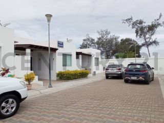 Se vende casa de oportunidad  Salinas en la Urb Brisita del Mar, amoblada EstF