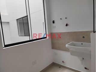 Foto 7 de Descubre este hermoso departamento de 📐87 m² en el sexto piso de un edificio moderno en la Urb. Natasha Alta.

✨Características principales:

3 ha