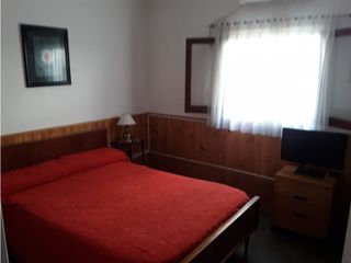 Foto 9 de ALQUILER DE CASA CÉNTRICA EN MONTE HERMOSO - COCHERA