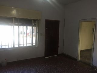 Foto 3 de DPTO TIPO CASA 3 AMB. C/GARAGE PARA 2 VEHÍCULOS