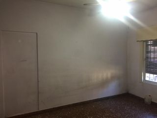 Foto 2 de DPTO TIPO CASA 3 AMB. C/GARAGE PARA 2 VEHÍCULOS