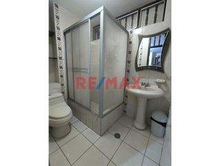 Foto 2 de 🏠 ¡Oportunidad única en Trujillo! 🏠

Descubre esta espaciosa y versátil casa urbana de 3 pisos, perfectamente ubicada en Wilfredo Torres 966, la cua