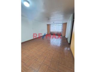 Foto 8 de 🏠 ¡Oportunidad única en Trujillo! 🏠

Descubre esta espaciosa y versátil casa urbana de 3 pisos, perfectamente ubicada en Wilfredo Torres 966, la cua