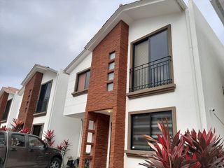 Foto 1 de ALQUILER EN NAPOLI  - CASA AMOBLADA - MODELO FLORENCIA