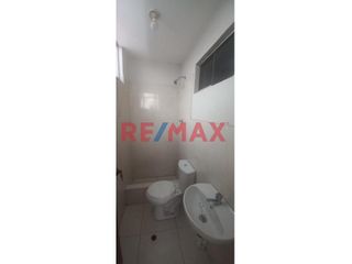 Foto 2 de Se Vende Casa De 4 Pisos En La Urb Leoncio Prado, Rmac