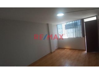 Foto 5 de Se Vende Casa De 4 Pisos En La Urb Leoncio Prado, Rmac