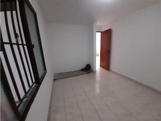 Se vende casa bifamiliar de dos pisos Barrio Petrúc Palmira Valle