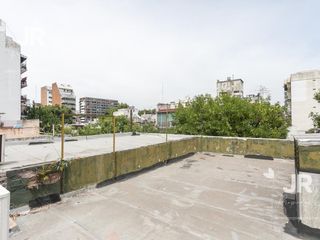 Fábrica/Edificio con Local Comercial Comercial - Parque Patricios